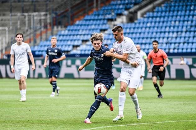 Testspiel VfL Bochum Gegner ist das Vonovia-Allstar-Team ** NUR FÜR REDAKTIONELLE ZWECKE ** EDITORIAL USE ONLY **<p>Luis Pick, VfL Bochum (in Blau) beim Fußball-Testspiel am Sonntag, 28. Juni 2026 gegen das Vonovia-Allstar-Team (in Weiß) im Stadion in Bochum. Deutschland NRW Bochum Copyright: VladimirxWegener *** Friendly Match: VfL Bochum vs. the Vonovia All-Star Team ** FOR EDITORIAL USE ONLY ** EDITORIAL USE ONLY ** Photo by Luis Pick: VfL Bochum in blue during a soccer friendly match on Sunday, June 28, 2026, against the Vonovia All-Star Team in white at the stadium in Bochum, Germany (North Rhine-Westphalia, Bochum). Copyright VladimirxWegener Copyright: VladimirxWegener doc86hjqvnqvito46dhj57 ,EDITORIAL USE ONLY