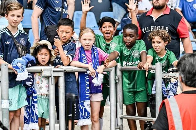 Testspiel VfL Bochum Gegner ist das Vonovia-Allstar-Team ** NUR FÜR REDAKTIONELLE ZWECKE ** EDITORIAL USE ONLY **<p>VfL Bochum (in Blau) beim Fußball-Testspiel am Sonntag, 28. Juni 2026 gegen das Vonovia-Allstar-Team (in Weiß) im Stadion in Bochum. Deutschland NRW Bochum Copyright: VladimirxWegener *** Friendly Match: VfL Bochum vs. the Vonovia All-Star Team ** FOR EDITORIAL USE ONLY ** EDITORIAL USE ONLY ** p VfL Bochum in blue during a soccer friendly on Sunday, June 28, 2026, against the Vonovia All-Star Team in white at the stadium in Bochum, Germany (North Rhine-Westphalia), Bochum. Copyright VladimirxWegener Copyright: VladimirxWegener doc86hjqwi04br15avg6j57 ,EDITORIAL USE ONLY