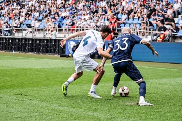 Testspiel VfL Bochum Gegner ist das Vonovia-Allstar-Team ** NUR FÜR REDAKTIONELLE ZWECKE ** EDITORIAL USE ONLY **<p>Philipp Hofmann, VfL Bochum (in Blau) beim Fußball-Testspiel am Sonntag, 28. Juni 2026 gegen das Vonovia-Allstar-Team (in Weiß) im Stadion in Bochum. Deutschland NRW Bochum Copyright: VladimirxWegener *** Friendly Match: VfL Bochum vs. the Vonovia All-Star Team ** FOR EDITORIAL PURPOSES ONLY ** EDITORIAL USE ONLY ** p Philipp Hofmann, VfL Bochum in blue during a soccer friendly match on Sunday, June 28, 2026, against the Vonovia All-Star Team in white at the stadium in Bochum, Germany (North Rhine-Westphalia), Bochum. Copyright VladimirxWegener Copyright: VladimirxWegener doc86hjqx4dm3p1b8bt4e45 ,EDITORIAL USE ONLY