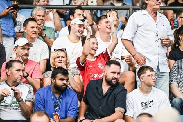 Testspiel VfL Bochum Gegner ist das Vonovia-Allstar-Team ** NUR FÜR REDAKTIONELLE ZWECKE ** EDITORIAL USE ONLY **<p>VfL Bochum (in Blau) beim Fußball-Testspiel am Sonntag, 28. Juni 2026 gegen das Vonovia-Allstar-Team (in Weiß) im Stadion in Bochum. Deutschland NRW Bochum Copyright: VladimirxWegener *** Friendly Match: VfL Bochum vs. the Vonovia All-Star Team ** FOR EDITORIAL USE ONLY ** EDITORIAL USE ONLY ** p VfL Bochum in blue during a soccer friendly match on Sunday, June 28, 2026, against the Vonovia All-Star Team in white at the stadium in Bochum, Germany (North Rhine-Westphalia), Bochum. Copyright VladimirxWegener Copyright: VladimirxWegener doc86hjqt3a70yye6ilvk8 ,EDITORIAL USE ONLY