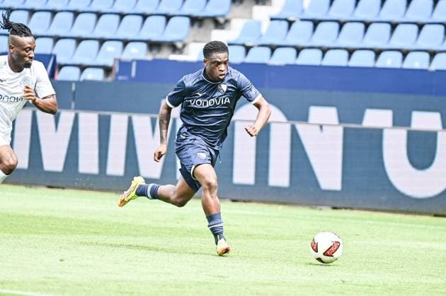 Testspiel VfL Bochum Gegner ist das Vonovia-Allstar-Team ** NUR FÜR REDAKTIONELLE ZWECKE ** EDITORIAL USE ONLY **<p>Samuel Bamba, VfL Bochum (in Blau) beim Fußball-Testspiel am Sonntag, 28. Juni 2026 gegen das Vonovia-Allstar-Team (in Weiß) im Stadion in Bochum. Deutschland NRW Bochum Copyright: VladimirxWegener *** Friendly Match: VfL Bochum vs. the Vonovia All-Star Team ** FOR EDITORIAL USE ONLY ** EDITORIAL USE ONLY ** p Samuel Bamba, VfL Bochum in blue during the soccer friendly match on Sunday, June 28, 2026, against the Vonovia All-Star Team in white at the stadium in Bochum, Germany (North Rhine-Westphalia), Bochum. Copyright VladimirxWegener Copyright: VladimirxWegener doc86hjqv3w35f12wm5lgly ,EDITORIAL USE ONLY