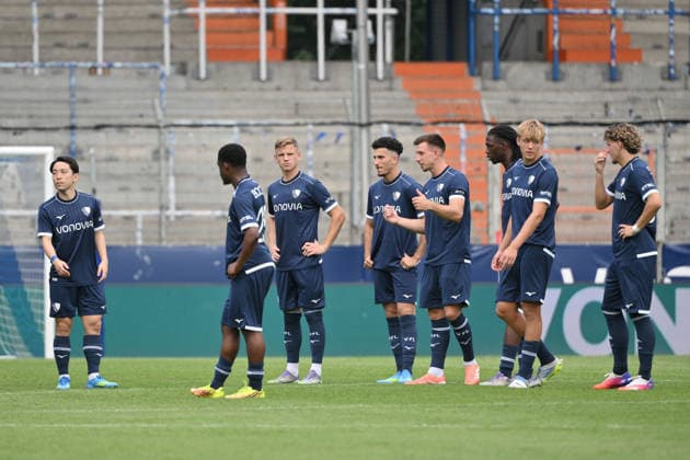 Bochums Spieler kurz vor dem Anpfiff 28.06.2026, Fussball 2. Bundesliga, Saison 2026 2027, Testspiel, VfL Bochum - Vonovia Allstars Bochum Vonovia Ruhrstadion Nordrhein Westfalen Deutschland *** Bochum s players shortly before kickoff on June 28, 2026; Soccer, 2. Bundesliga, 2026–2027 season, Friendly Match, VfL Bochum Vonovia Allstars, Bochum Vonovia Ruhrstadion, North Rhine-Westphalia, Germany Team2