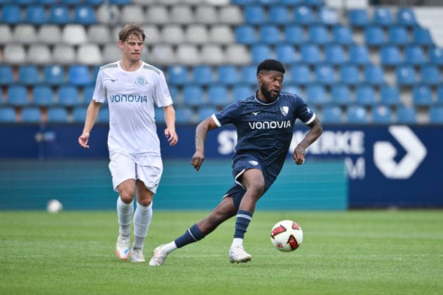 Moritz-Broni Kwarteng (VfL Bochum), Moritz Broni Kwarteng, re. 28.06.2026, Fussball 2. Bundesliga, Saison 2026 2027, Testspiel, VfL Bochum - Vonovia Allstars Bochum Vonovia Ruhrstadion Nordrhein Westfalen Deutschland *** Moritz Broni Kwarteng, VfL Bochum, Moritz Broni Kwarteng, June 28, 2026, Soccer, 2. Bundesliga, 2026–2027 season, Friendly match, VfL Bochum vs. Vonovia Allstars, Bochum Vonovia Ruhrstadion, North Rhine-Westphalia, Germany Team2
