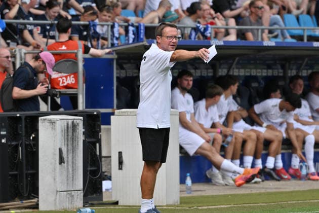 Trainer Frank Heinemann (Allstars) 28.06.2026, Fussball 2. Bundesliga, Saison 2026 2027, Testspiel, VfL Bochum - Vonovia Allstars Bochum Vonovia Ruhrstadion Nordrhein Westfalen Deutschland *** Coach Frank Heinemann Allstars June 28, 2026, Soccer 2. Bundesliga, 2026–2027 Season, Friendly Match, VfL Bochum Vonovia Allstars, Bochum Vonovia Ruhrstadion, North Rhine-Westphalia, Germany Team2