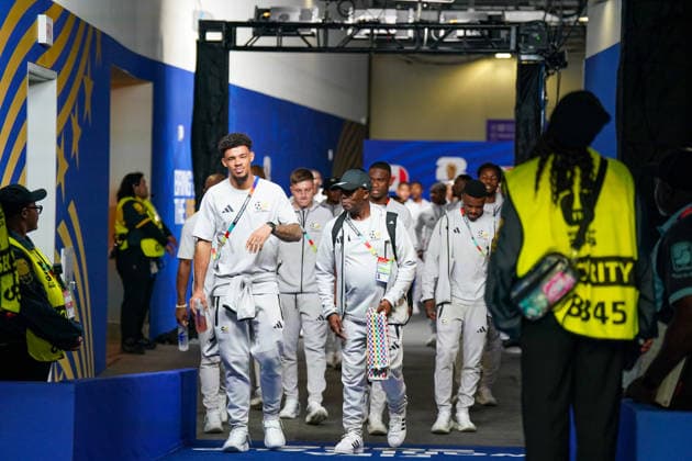 USA: Fußball FIFA World Cup, WM, Weltmeisterschaft, Fussball 2026, Sechzehntelfinale, Round of 32, Südafrika vs Kanada, South Africa vs Canada, SoFi Stadium (Inglewood, Los Angeles County, Kalifornien): Team Südafrika betritt das Stadion *** USA Soccer 2026 FIFA World Cup, Round of 32, South Africa vs. Canada, SoFi Stadium, Inglewood, Los Angeles County, California. The South African team enters the stadium. Copyright: xJOERANxSTEINSIEKx