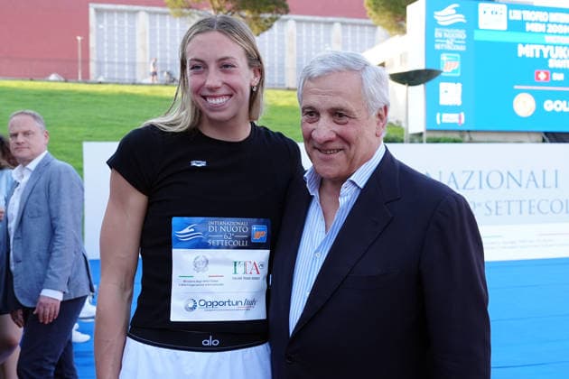 Gretchen Walsh from USA with Antonio Taiani, Italian Foreign Minister at the 62 th Trofeo Settecolli at Foro Italico in Rome, Italy Sunday, June 28, 2026. - swimming .  Copyright: xGianxMattiaxD Alberto LaPressex