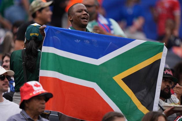 South Africa v Canada - FIFA World Cup, WM, Weltmeisterschaft, Fussball 2026 - Round of 32 INGLEWOOD, CALIFORNIA - JUNE 28: Fans show their support prior the 2026 FIFA World Cup Round of 32 match between South Africa and Canada at Los Angeles Stadium (SoFi Stadium) in Inglewood, California, United States on June 28, 2026. Tayfun Coskun Anadolu California United States. Editorial use only. Please get in touch for any other usage.  Copyright: x2026xAnadoluxTayfunxCoskunx