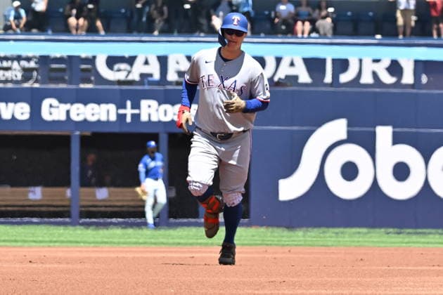 June 28, 2026, Toronto, On, Canada: Texas Rangers designated hitter Joc Pederson (3) runs the bases after hitting a solo home run against the Toronto Blue Jays during first inning MLB, Baseball Herren, USA baseball action in Toronto on Sunday June 28, 2026. Canada News - June 28, 2026  - ZUMAc35_ 20260628_zaf_c35_002 Copyright: xJonxBlackerx
