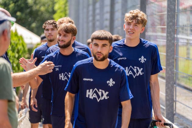 Mannschaft auf dem Weg zum Trainingsplatz, v.l. Max Pfister (SV Darmstadt 98, 48), Killian Corredor (SV Darmstadt 98, 34), Ibrahim El Kadiri (SV Darmstadt 98, 11), Nicolas Verkooijen (SV Darmstadt 98, 10), GER, Trainingsauftakt SV Darmstadt 98, Fussball, 2. Bundesliga, Saison 2026 2027, 28.06.2026, DFL REGULATIONS PROHIBIT ANY USE OF PHOTOGRAPHS AS IMAGE SEQUENCES AND OR QUASI-VIDEO, GER, Trainingsauftakt SV Darmstadt 98, Fussball, 2. Bundesliga, Saison 2026 2027, 28.06.2026 Lindenfels-Winterkasten *** Team on their way to the training field, from left: Max Pfister (SV Darmstadt 98, 48), Killian Corredor (SV Darmstadt 98, 34), Ibrahim El Kadiri (SV Darmstadt 98, 11), Nicolas Verkooijen, SV Darmstadt 98, 10, GER, SV Darmstadt 98 training kickoff, soccer, 2. Bundesliga, 2026–2027 season, June 28, 2026, DFL regulations prohibit any use of photographs as image sequences and or quasi-video, GER, SV Darmstadt 98 training kickoff, soccer, 2. Bundesliga, 2026–2027 season, June 28, 2026, Lindenfels Winterkasten Copyright: xEibner-Pressefoto Jan-NiclasxGrox EP_JGG