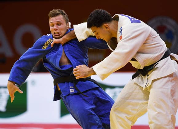 (260628) -- QINGDAO, June 28, 2026 -- Yahor Varapayeu (L) of Belarus competes against Guilherme Schimidt of Brazil during the men s -90kg final match at the IJF World Judo Tour Qingdao Grand Prix 2026 in Qingdao, east China s Shandong Province, June 28, 2026. ) (SP)CHINA-QINGDAO-JUDO-GRAND PRIX 2026(CN) LixZiheng 