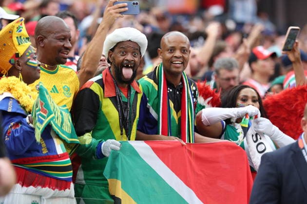 FIFA World Cup, WM, Weltmeisterschaft, Fussball 2026 - Round of 32 - South Africa vs Canada FIFA World Cup 2026 - Round of 32 - South Africa vs Canada in action during the FIFA World Cup 2026 Round of 32 match South Africa against Canada, in Los Angeles, USA, 28 June 2026. Supporters of South Africa cheer prior the FIFA World Cup 2026 Round of 32 match South Africa against Canada, in Los Angeles, USA, 28 June 2026. LOS ANGELES LOS ANGELES United States United States  Copyright: xCHRISTOPERxTORRESx