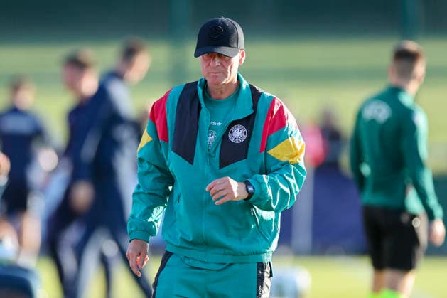 Trainer Christian Woerns (Germany) schaut, UEFA European Under-19 Championship 2026 Group A, Germany v Denmark, Central Park Stadium am 28. June 2026 in Denbigh, Vereinigtes Königreich. (Foto von Marco Steinbrenner DeFodi Images) Trainer Christian Woerns (Germany) looks on, UEFA European Under-19 Championship 2026 Group A, Germany v Denmark, Central Park Stadium, June 28, 2026 in Denbigh, United Kingdom. (Photo by Marco Steinbrenner DeFodi Images) - *** Coach Christian Woerns of Germany looks on, UEFA European Under-19 Championship 2026 Group A, Germany vs. Denmark, Central Park Stadium on June 28, 2026, in Denbigh, United Kingdom. Photo by Marco Steinbrenner, DeFodi Images. Coach Christian Woerns of Germany looks on, UEFA European Under-19 Championship 2026, Group A, Germany vs. Denmark, Central Park Stadium, June 28, 2026, in Denbigh, United Kingdom. Photo by Marco Steinbrenner, DeFodi Images