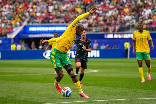 USA: Fußball FIFA World Cup, WM, Weltmeisterschaft, Fussball 2026, Sechzehntelfinale, Round of 32, Südafrika vs Kanada, South Africa vs Canada, SoFi Stadium (Inglewood, Los Angeles County, Kalifornien): Evidence Makgopa (Südafrika 17) am Ball *** USA Soccer FIFA World Cup 2026, Round of 32, South Africa vs. Canada, SoFi Stadium, Inglewood, Los Angeles County, California. Evidence Makgopa (South Africa) No. 17 in possession of the ball Copyright: xJOERANxSTEINSIEKx