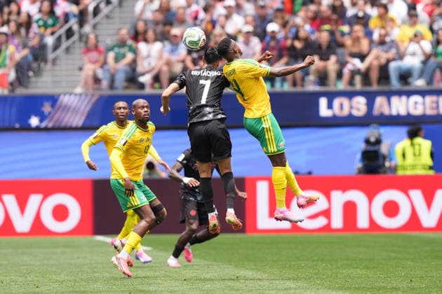 South Africa v Canada - FIFA World Cup, WM, Weltmeisterschaft, Fussball 2026 - Round of 32 INGLEWOOD, CALIFORNIA - JUNE 28: Teboho Mokoena (4) of South Africa in action against Stephen Eustaquio (7) of Canada during the 2026 FIFA World Cup Round of 32 match between South Africa and Canada at Los Angeles Stadium (SoFi Stadium) in Inglewood, California, United States on June 28, 2026. Tayfun Coskun Anadolu California United States. Editorial use only. Please get in touch for any other usage.  Copyright: x2026xAnadoluxTayfunxCoskunx