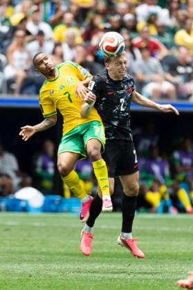 June 28, 2026, Los Angeles, California, USA: South Africa s Oswin Appollis (7) and Canada s Alistair Johnston (2) vie for the ball during the FIFA World Cup, WM, Weltmeisterschaft, Fussball Round of 32 soccer match at SoFi Stadium in Inglewood, Calif., Sunday, June 28, 2026. World Cup 2026: Canada Vs South Africa  - ZUMAc68_ 20260628_zaf_c68_038 Copyright: xRingoxChiux