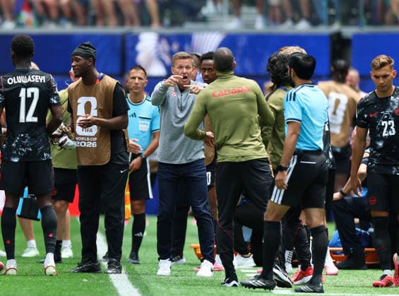 (260629) -- LOS ANGELES, June 29, 2026 -- Jesse Marsch (C), head coach of Canada, talks with team members during the round of 32 match between Canada and South Africa at the 2026 FIFA World Cup, WM, Weltmeisterschaft, Fussball at Los Angeles Stadium in Los Angeles, the United States, June 28, 2026. ) (SP)U.S.-LOS ANGELES-FOOTBALL-FIFA WORLD CUP-ROUND OF 32-CAN VS RSA BaixXuefei 