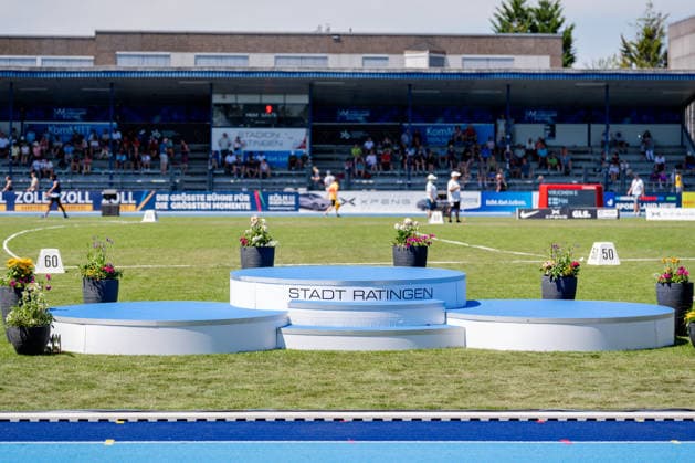 Ratingen, 28.06.2026, Leichathletik, Mehrkampf Siegerpodest im Ratingen Stadion *** Ratingen, June 28, 2026, Track and Field, Combined Events Podium at Ratingen Stadium