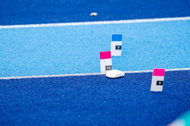 Ratingen, 28.06.2026, Leichathletik, Mehrkampf Anlauftafeln zur Markierung des Anlaufes *** Ratingen, June 28, 2026, Track and Field, Combined Events: Run-up boards for marking the run-up