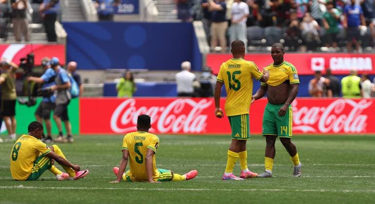. - South Africa v Canada, FIFA World Cup, WM, Weltmeisterschaft, Fussball 2026, Round Of 32, SoFi Stadium, Los Angeles Stadium, Los Angeles, USA, 28th June 2026. DC Photos Crystal Pix South Africa players looks disappointed & dejected after losing 1-0 and being knocked out of the 2026 FIFA World Cup by Canada. - South Africa v Canada, FiFA World Cup 2026, Round Of 32, SoFi Stadium, Los Angeles Stadium, Los Angeles, USA, 28th June 2026. DC Photos Crystal Pix Los Angeles Los Angeles Stadium United States Of America Copyright: xDCxPhotosx CP_South_Africa_Canada_280626_DC15
