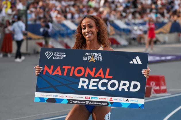 June 28, 2026, Paris, Å½Le-De-France, France: AnaoÂ¯s Bourgoin of France holds a sign after setting a French national record in the women s 800m final during the Wanda Diamond League Meeting de Paris at Stade Charlo ty. Paris France - ZUMAh209 20260628_zsp_h209_018 Copyright: xAlixHabibx