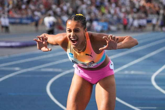 June 28, 2026, Paris, Å½Le-De-France, France: Audrey Werro of Switzerland celebrates towards the photographers after winning the women s 800m final in a world-leading time during the Wanda Diamond League Meeting de Paris at Stade Charlo ty. Paris France - ZUMAh209 20260628_zsp_h209_045 Copyright: xAlixHabibx