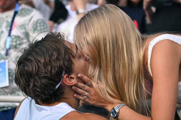Wanda Diamond League in Paris FA Armand Duplantis kisses his wife Desire Inglander after competing during the Wanda Diamond League tournament at the Charlety Stadium in Paris on June 28, 2026. Photo by Firas Abdullah ABACAPRESS.COM Paris Ile-de-France France  Copyright: xAbdullahxFiras ABACAx