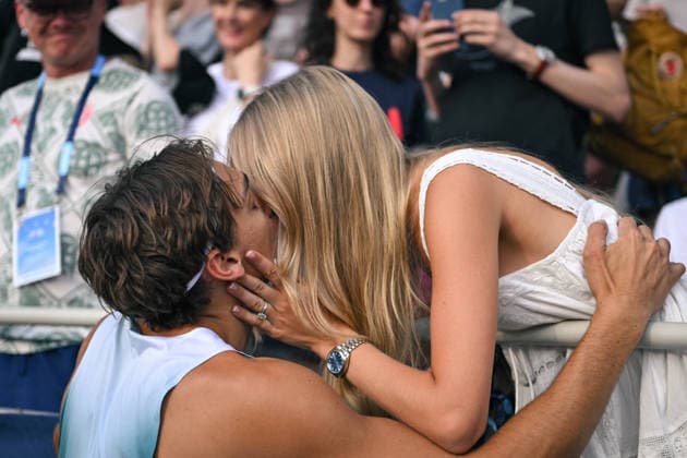 Wanda Diamond League in Paris FA Armand Duplantis kisses his wife Desire Inglander after competing during the Wanda Diamond League tournament at the Charlety Stadium in Paris on June 28, 2026. Photo by Firas Abdullah ABACAPRESS.COM Paris Ile-de-France France  Copyright: xAbdullahxFiras ABACAx
