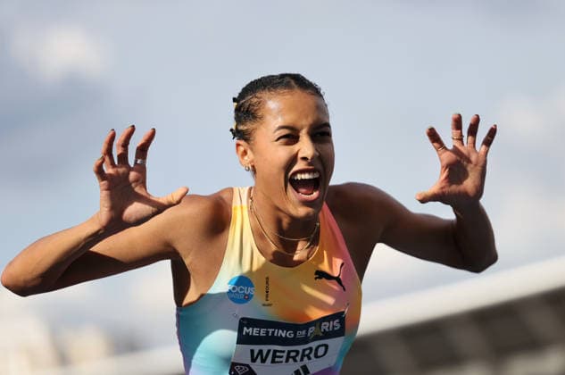 (260629) -- PARIS, June 29, 2026 -- Audrey Werro of Switzerland celebrates after the women s 800m final at the 2026 World Athletics Diamond League in Paris, France, June 28, 2026. ) (SP)FRANCE-PARIS-ATHLETICS-DIAMOND LEAGUE 2026? WuxHuiwo 