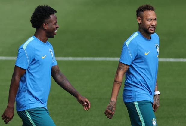 Fußball, FIFA WM 2026, Nationalteam Brasilien, Training #2 (260629) -- HOUSTON, June 29, 2026 -- Neymar (R) and Vinicius Jr of Brazil attend a training session at the FIFA World Cup, WM, Weltmeisterschaft, Fussball 2026 in Houston, the United States, June 28, 2026. ) (SP)U.S.-HOUSTON-FOOTBALL-FIFA WORLD CUP-TRAINING-BRAZIL LixMing 