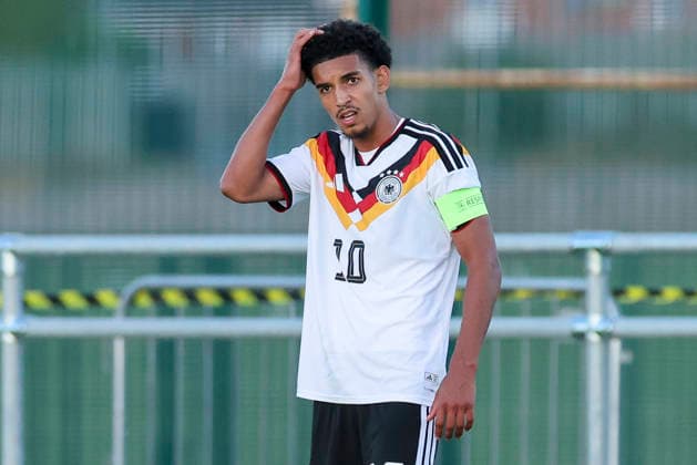 Francis Onyeka (Germany) schaut enttaeuscht, UEFA European Under-19 Championship 2026 Group A, Germany v Denmark, Central Park Stadium am 28. June 2026 in Denbigh, Vereinigtes Königreich. (Foto von Marco Steinbrenner DeFodi Images) Francis Onyeka (Germany) looks dejected, UEFA European Under-19 Championship 2026 Group A, Germany v Denmark, Central Park Stadium, June 28, 2026 in Denbigh, United Kingdom. (Photo by Marco Steinbrenner DeFodi Images) - *** Francis Onyeka of Germany looks disappointed, 2026 UEFA European Under-19 Championship Group A, Germany vs. Denmark, Central Park Stadium on June 28, 2026, in Denbigh, United Kingdom. Photo by Marco Steinbrenner, DeFodi Images. Francis Onyeka of Germany looks dejected, UEFA European Under-19 Championship 2026, Group A, Germany vs. Denmark, Central Park Stadium, June 28, 2026, in Denbigh, United Kingdom. Photo by Marco Steinbrenner, DeFodi Images