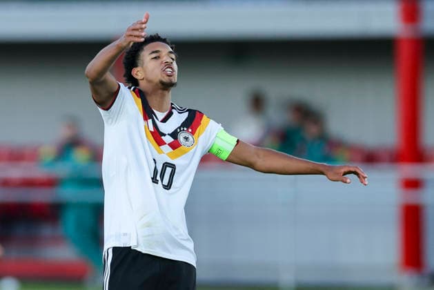 Francis Onyeka (Germany) gestikuliert, UEFA European Under-19 Championship 2026 Group A, Germany v Denmark, Central Park Stadium am 28. June 2026 in Denbigh, Vereinigtes Königreich. (Foto von Marco Steinbrenner DeFodi Images) Francis Onyeka (Germany) gestures, UEFA European Under-19 Championship 2026 Group A, Germany v Denmark, Central Park Stadium, June 28, 2026 in Denbigh, United Kingdom. (Photo by Marco Steinbrenner DeFodi Images) - *** Francis Onyeka of Germany gestures, 2026 UEFA European Under-19 Championship Group A, Germany vs. Denmark, Central Park Stadium on June 28, 2026, in Denbigh, United Kingdom. Photo by Marco Steinbrenner, DeFodi Images. Francis Onyeka of Germany gestures during the 2026 UEFA European Under-19 Championship, Group A, Germany vs. Denmark, Central Park Stadium, June 28, 2026, in Denbigh, United Kingdom. Photo by Marco Steinbrenner, DeFodi Images