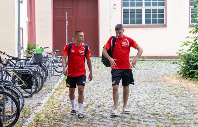 Fussball, Herren, Saison 2026 27, 1. Bundesliga, 1. FC Union Berlin, medizinische Untersuchungen in der Sportmedizin der Charite Berlin, v. l. Marin Ljubicic (1. FC Union Berlin), Andrej Ilic (1. FC Union Berlin), 29.06. 2026, *** Soccer, Men s, 2026–27 Season, Bundesliga 1, 1. FC Union Berlin, medical examinations at the Department of Sports Medicine at Charité Berlin; from left: Marin Ljubicic (1. FC Union Berlin), Andrej Ilic (1. FC Union Berlin), June 29, 2026, Copyright: xMatthiasxKochx