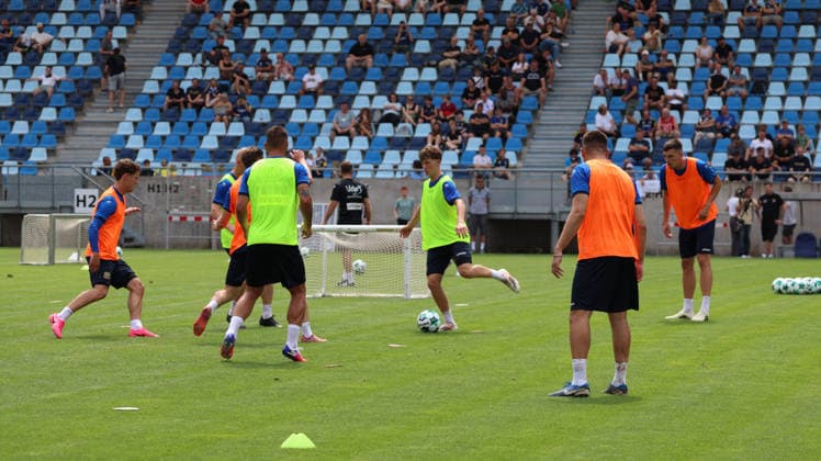 29.06.2026, xrekx, Fussball 3.Liga, 1.FC Saarbruecken - Trainingsauftakt Saison 2026 27 v.l. Nils Krämer Kraemer (1.FC Saarbruecken) (DFL DFB REGULATIONS PROHIBIT ANY USE OF PHOTOGRAPHS as IMAGE SEQUENCES and or QUASI-VIDEO) Saarbruecken *** June 29, 2026, xrekx, Soccer 3rd Division, 1 FC Saarbrücken Start of Training for the 2026-27 Season, from left: Nils Krämer, Kraemer, 1 FC Saarbrücken. DFL and DFB regulations prohibit any use of photographs as image sequences and or quasi-video. Saarbrücken