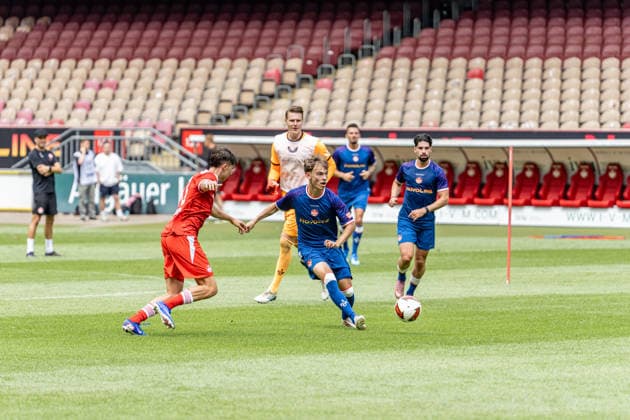 29.06.2026, xdaymx, Fussball 2.Bundesliga, 1.FC Kaiserslautern - Trainingsauftakt Saison 2026 27, vl. Owen Gibs im Zweikampf mit Ben Jungfleisch (DFL DFB REGULATIONS PROHIBIT ANY USE OF PHOTOGRAPHS as IMAGE SEQUENCES and or QUASI-VIDEO) Kaiserslautern *** June 29, 2026, xdaymx, Soccer 2. Bundesliga, 1 FC Kaiserslautern Starts Training for the 2026–27 Season, vl Owen Gibs in a tackle with Ben Jungfleisch DFL DFB REGULATIONS PROHIBIT ANY USE OF PHOTOGRAPHS as IMAGE SEQUENCES and or QUASI-VIDEO Kaiserslautern