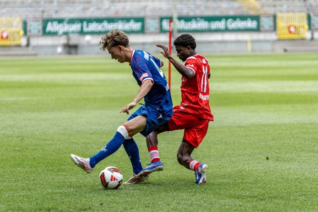29.06.2026, xdaymx, Fussball 2.Bundesliga, 1.FC Kaiserslautern - Trainingsauftakt Saison 2026 27, vl. Ben Jungfleisch im Zweikampf mit Neuzugang Ibrahim, KanatÃ (DFL DFB REGULATIONS PROHIBIT ANY USE OF PHOTOGRAPHS as IMAGE SEQUENCES and or QUASI-VIDEO) Kaiserslautern *** June 29, 2026, xdaymx, Soccer 2. Bundesliga, 1. FC Kaiserslautern Starts Training for the 2026–27 Season, vl Ben Jungfleisch in a tackle with new signing Ibrahim, KanatÃ DFL DFB REGULATIONS PROHIBIT ANY USE OF PHOTOGRAPHS AS IMAGE SEQUENCES AND OR QUASI-VIDEO Kaiserslautern