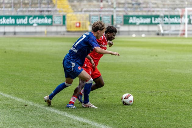 29.06.2026, xdaymx, Fussball 2.Bundesliga, 1.FC Kaiserslautern - Trainingsauftakt Saison 2026 27, vl. Ben Jungfleisch im Zweikampf mit Neuzugang Ibrahim, KanatÃ (DFL DFB REGULATIONS PROHIBIT ANY USE OF PHOTOGRAPHS as IMAGE SEQUENCES and or QUASI-VIDEO) Kaiserslautern *** June 29, 2026, xdaymx, Soccer 2. Bundesliga, 1. FC Kaiserslautern Starts Training for the 2026–27 Season, vl Ben Jungfleisch in a tackle with new signing Ibrahim, KanatÃ DFL DFB REGULATIONS PROHIBIT ANY USE OF PHOTOGRAPHS AS IMAGE SEQUENCES AND OR QUASI-VIDEO Kaiserslautern