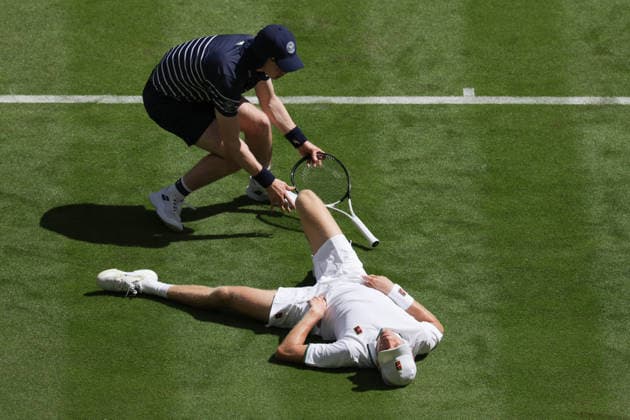 Jannik Sinner (ITA) slips and falls to the ground, injury, injured, Men s Singles, Men s Singles Tennis, Wimbledon 2026, Grand Slam, ITF, ATP, WTA, AELTC, London, Great Britain, June 29, 2026 Copyright: xJuergenxHasenkopfx