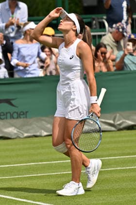 Wimbledon Tennis Championships 2026 - Day 1 LONDON, UNITED KINGDOM - JUNE 29: Zeynep Sonmez of Turkiye and Ann Li of the United States compete during their Women s Singles First Round match on Day 1 of the Wimbledon Lawn Tennis Championships at the All England Lawn Tennis and Croquet Club in London, United Kingdom on June 29, 2026. Ray Tang Anadolu London United Kingdom. Editorial use only. Please get in touch for any other usage.  Copyright: x2026xAnadoluxRayxTangx