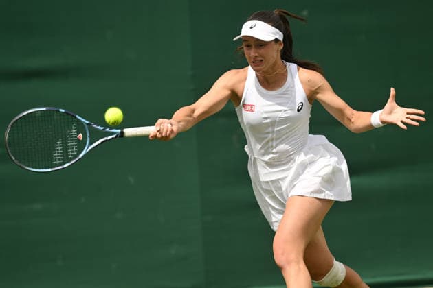 Wimbledon Tennis Championships 2026 - Day 1 LONDON, UNITED KINGDOM - JUNE 29: Zeynep Sonmez of Turkiye in action against Ann Li of USA during the Women s Singles first round match on day one of The Championships Wimbledon 2026 on June 29, 2026 in London, United Kingdom. Ray Tang Anadolu London United Kingdom. Editorial use only. Please get in touch for any other usage.  Copyright: x2026xAnadoluxRayxTangx