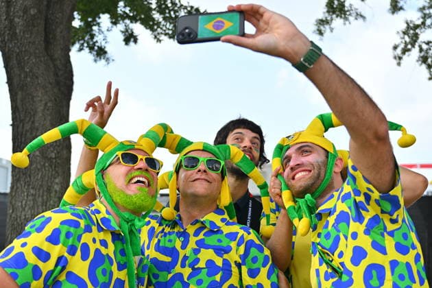 FIFA World Cup, WM, Weltmeisterschaft, Fussball 2026 - Round of 32 - Brazil vs Japan Supporters of Brazil arrive to the stadium before the FIFA World Cup 2026 Round of 32 match Brazil against Japan, in Houston, USA, 29 June 2026. HOUSTON United States  Copyright: xSAMxWASSONx