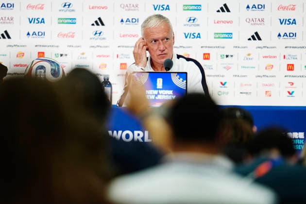 NEW JERSEY, USA 20260629 Frankrikes förbundskapten Didier Deschamps under en pressträff i New Jersey inför 16-delsfinalen mot Sverige under fotbolls-VM. ***Bilden ingar i SPORTPAKET. För övriga BETALBILD*** NEW JERSEY USA x9200x *** NEW JERSEY, USA 20260629 France’s national team coach Didier Deschamps during a press conference in New Jersey ahead of the Round of 16 match against Sweden at the World Cup ***This image is not included in the SPORT PACKAGE; for other images, see PAID CONTENT*** NEW JERSEY, USA x9200x  Copyright: xBjörnxLarssonxRosvall TTx FOTBOLLS-VM PRESSTRÄFF NEW JERSEY