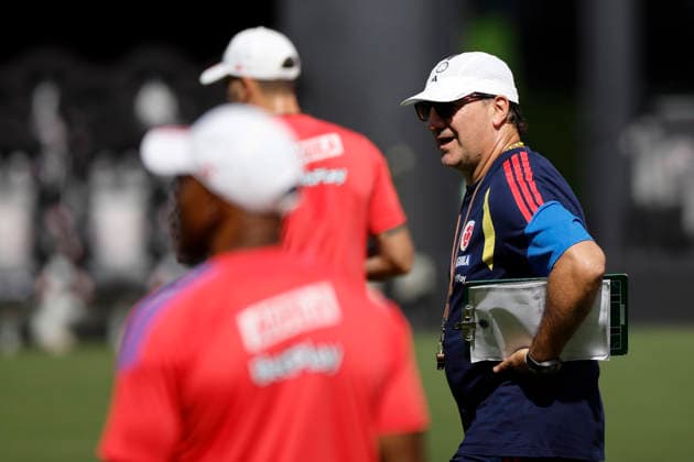 Head coach of Colombia Nestor Lorenzo leads the team s training session at the Miami Inter CF Stadium in Fort Lauderdale, Florida, US, at the 2026 FIFA World Cup, WM, Weltmeisterschaft, Fussball on 29 June 2026. Training session of Colombia in Fort Lauderdale !ACHTUNG: NUR REDAKTIONELLE NUTZUNG!  Copyright: xAlbertoxEstevezx GRAF7685 20260629-55020746346_1