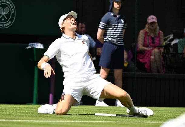The Championships Wimbledon 2026 The Championships Wimbledon 2026 Day 1 29 06 2026 Jannik Sinner (ITA) takes a fall during first round match with Miomir Kecanovic Photo:- Roger Parker International Sports Fotos Ltd London UK Copyright: xx