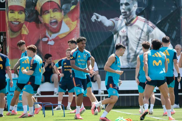 Players of Spain react during the team s training session in Chattanooga, Tenesse, US, at the 2026 FIFA World Cup, WM, Weltmeisterschaft, Fussball on 29 June 2026. Training session of Spain in Chattanooga !ACHTUNG: NUR REDAKTIONELLE NUTZUNG!  Copyright: xLavandeiraxJr.x GRAF7729 20260629-55020746670_1