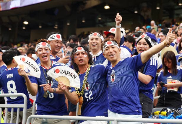Fans of Team Japan show their support before the start of a FIFA World Cup, WM, Weltmeisterschaft, Fussball match against Brazil at Houston Stadium in Houston, Texas, on Monday, June 29, 2026.  HOU20260629903 CHRISTIANxBRUNSKILL