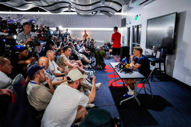 World Cup 2026 Dallas, Texas , USA 20260629. Kristoffer Ajer during a press conference, PK, Pressekonferenz with the Norwegian men s national football team at (SMU) Southern Methodist University in Dallas. Photo: Fredrik Varfjell NTB Dallas, Texas United States EDITORIAL USE ONLY. RESTRICTED USE FOR BETTING COMPANIES Ref:_SPOmpOUvxKIrmQ.jpg *** 2026 World Cup, Dallas, Texas, USA 20260629 Kristoffer Ajer during a press conference with the Norwegian men’s national soccer team at SMU (Southern Methodist University) in Dallas. Photo: Fredrik Varfjell, NTB. Dallas, Texas, United States. EDITORIAL USE ONLY. RESTRICTED USE FOR BETTING COMPANIES.  Copyright: xFredrikxVarfjellx xNTBx
