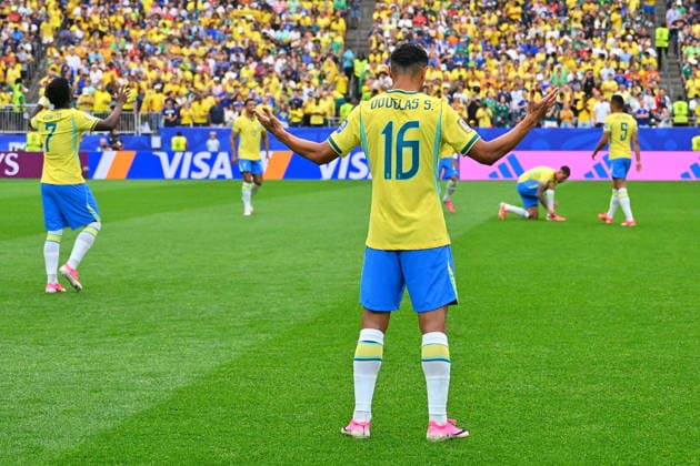 FIFA World Cup, WM, Weltmeisterschaft, Fussball 2026 - Round of 32 - Brazil vs Japan Douglas Santos of Brazil reacts before the FIFA World Cup 2026 Round of 32 match Brazil against Japan, in Houston, USA, 29 June 2026. HOUSTON United States  Copyright: xSAMxWASSONx
