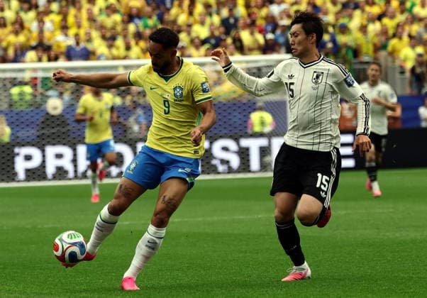 FIFA World Cup, WM, Weltmeisterschaft, Fussball 2026 - Round of 32 - Brazil vs Japan Matheus Cunha of Brazil (L) and Daichi Kamada of Japan in action during the FIFA World Cup 2026 Round of 32 match Brazil against Japan, in Houston, USA, 29 June 2026. HOUSTON United States  Copyright: xCHRISTOPHERxNEUNDORFx