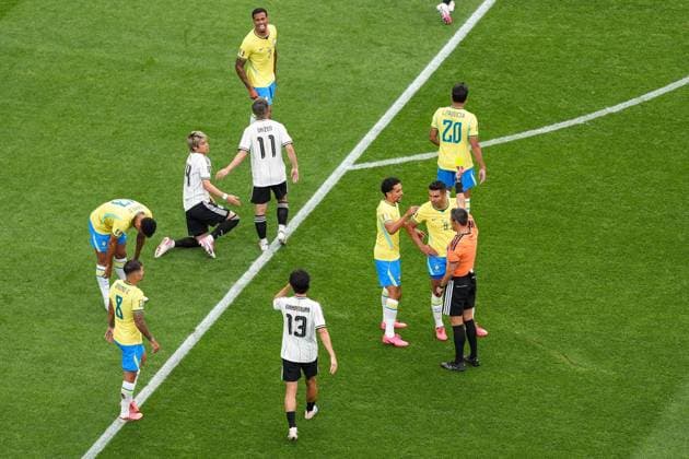 Casemiro of Brazil is shown a yellow card Brazil v Japan, 2026 FIFA World Cup, WM, Weltmeisterschaft, Fussball Round of 32, Football, Houston Stadium, Houston, Texas, USA - 29 Jun 2026Houston Houston Stadium Texas (TX) United States of America  Copyright: xIsmaelxAdnan Shutterstockx 16968921w