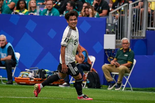 USA: Fußball FIFA World Cup, WM, Weltmeisterschaft, Fussball WM, Weltmeisterschaft, Fussball 2026 K.o.-Runde Round of 32 - Brasilien vs Japan, NRG Stadium Houston Stadium (Houston, Texas): Tor, Torschuss und Torjubel zum 1:0 durch Kaishu Sano KaishÅ« Sano (Japan 24) Freude, Emotionen, Jubel *** USA Soccer FIFA World Cup, World Cup, 2026 Soccer World Cup Knockout Round, Round of 32, Brazil vs. Japan, NRG Stadium, Houston, Texas, Goal, shot on goal and goal celebration for the 1–0 goal by Kaishu Sano, Japan, 24th minute—joy, emotions, cheering Copyright: xJOERANxSTEINSIEKx